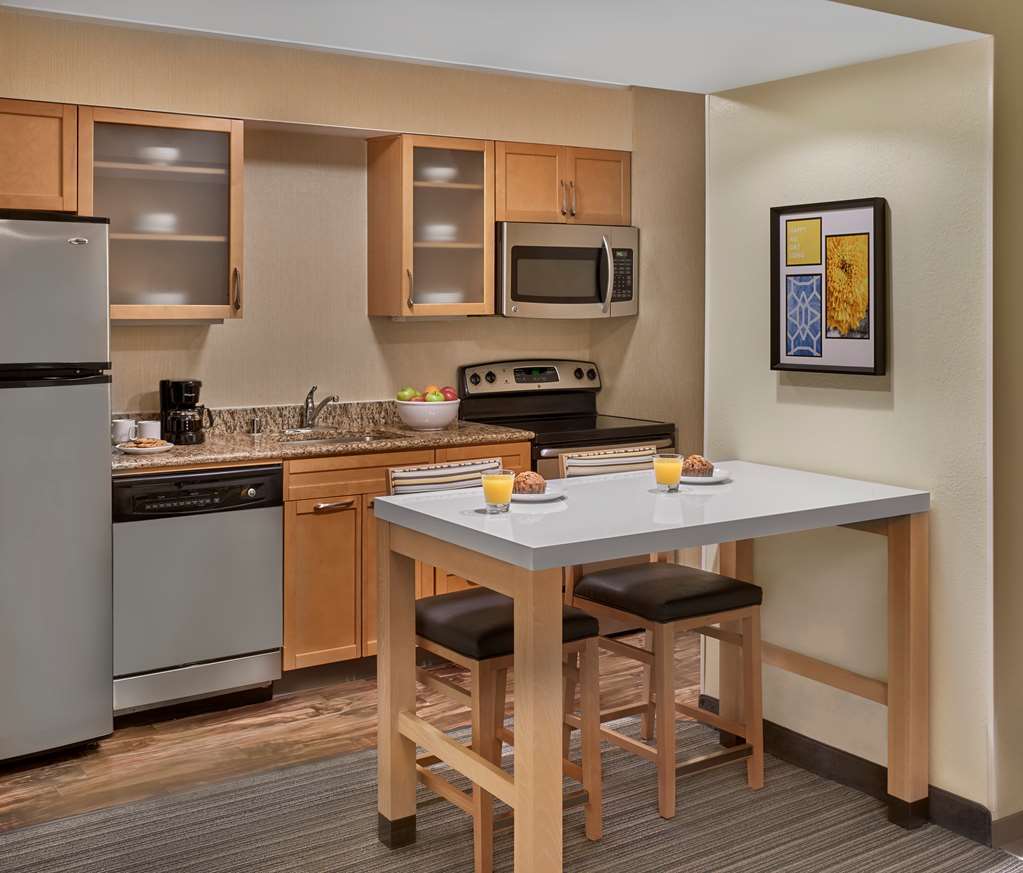 Sonesta Simply Suites Cleveland Airport Middleburg Heights Rom bilde